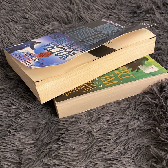 Robert Ludlum books - Picture 2 of 3